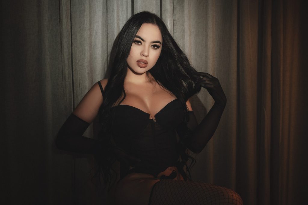 How to Book an Escorts Service
